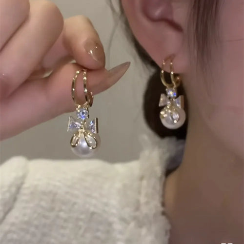 2022 New Trend Simulation Pearl Long Earrings Women's Flower