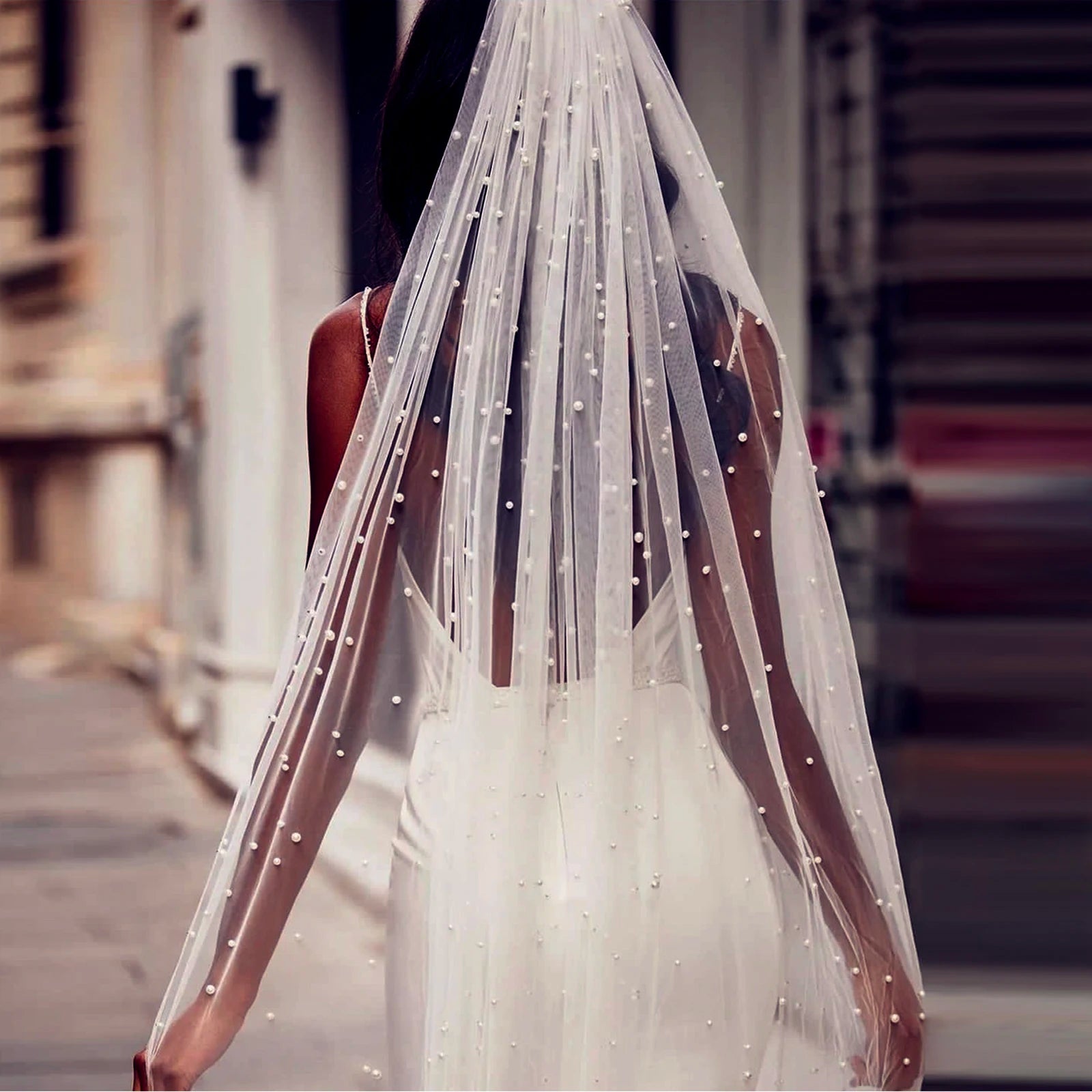 Short Wedding Veil for Bride Pearls Beaded Bridal Veils with Comb Soft