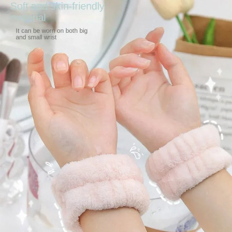 1Pair Wash Face and Wrist Absorb Water Sleeve Cover Sports Wipe Sweat