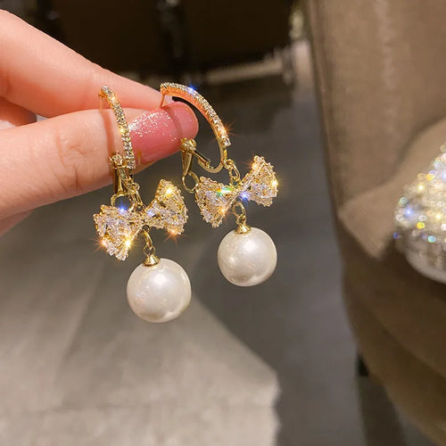 2022 New Trend Simulation Pearl Long Earrings Women's Flower